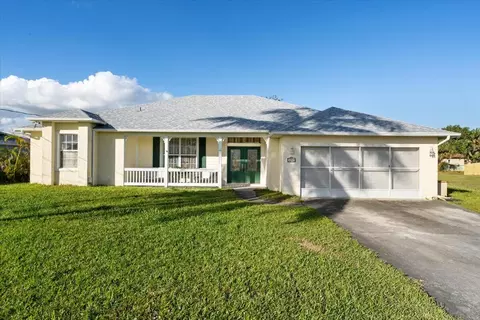 482 SW South Quick Cir, Port Saint Lucie, FL 34953