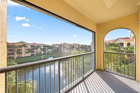 100 Uno Lago Dr #404, Juno Beach, FL 33408