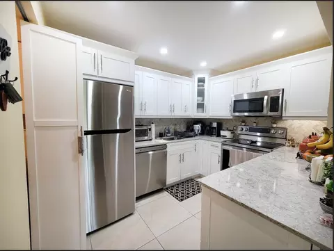 427 Pine Gln #A-1, Greenacres, FL 33463