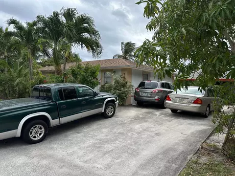 702 SW 7th St SW, Delray Beach, FL 33444