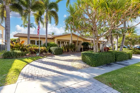 2650 NE 47 St, Lighthouse Point, FL 33064