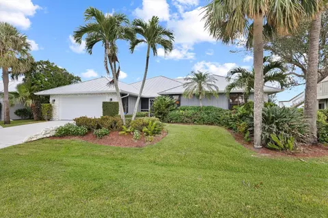 3990 NE Joes Point Rd, Stuart, FL 34996