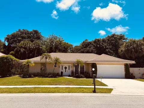 2758 Biarritz Dr, Palm Beach Gardens, FL 33410