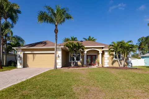 1057 SW Goodman Ave, Port Saint Lucie, FL 34953