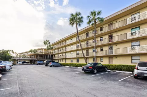 9355 SW 8th St #308, Boca Raton, FL 33428