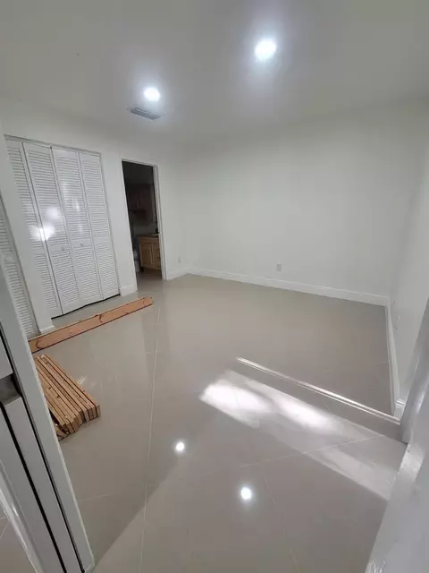 145 SE 7th St, Deerfield Beach, FL 33441