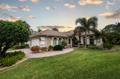 1310 NW Red Oak Way, Jensen Beach, FL 34957