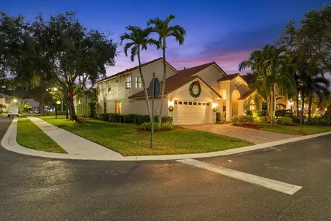 137 Bent Tree Dr, Palm Beach Gardens, FL 33418