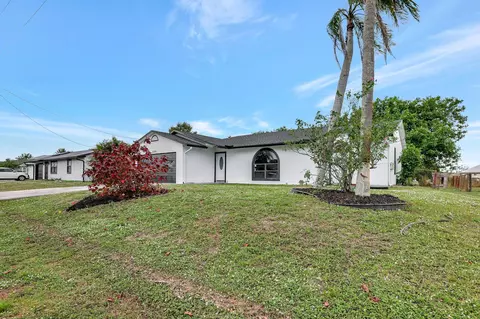 654 SW Pueblo Ter, Port Saint Lucie, FL 34953