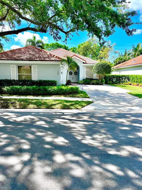 156 S Hampton Dr, Jupiter, FL 33458