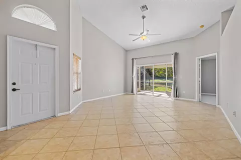 10494 Pelican Dr, Wellington, FL 33414