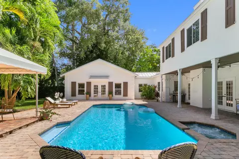 16 Ridgeview Rd N, Sewalls Point, FL 34996