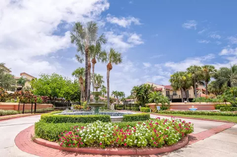 600 Uno Lago 202 Dr #202, Juno Beach, FL 33408