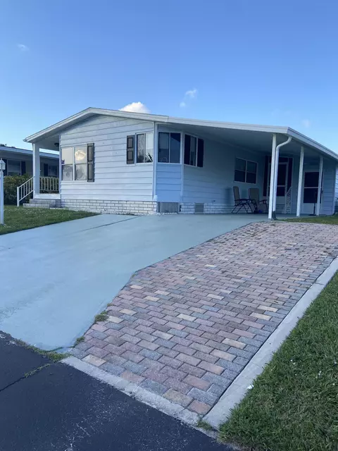 240 Travis Cay Pl #2, Fort Pierce, FL 34982