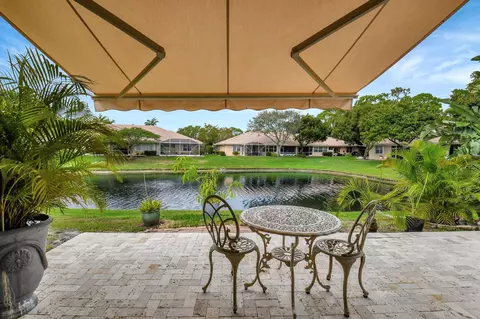 284 Coral Trace Ct, Delray Beach, FL 33445
