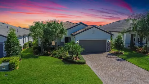 380 SE Courances Dr, Port Saint Lucie, FL 34984