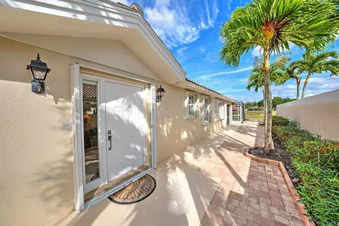 8377 SE Paurotis Ln, Hobe Sound, FL 33455