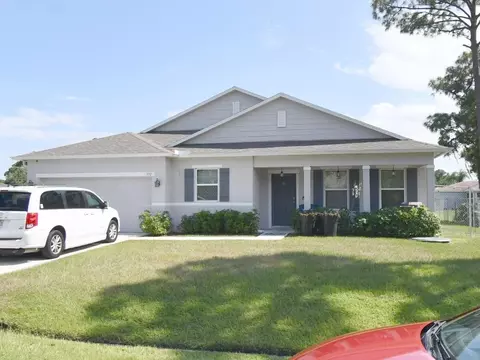 592 SE Wallace Ter Ter, Port Saint Lucie, FL 34983