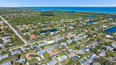 8061 SE Helen Ter, Hobe Sound, FL 33455
