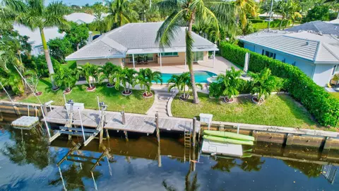 850 Holly Ln, Boca Raton, FL 33486