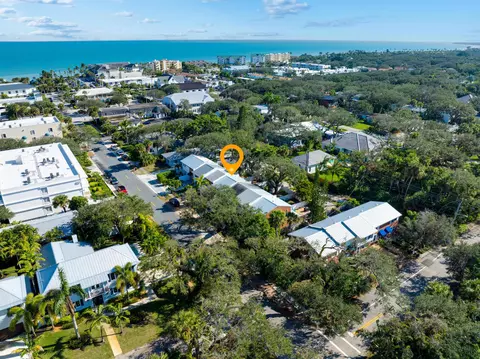 816 Dahlia Ln, Vero Beach, FL 32963
