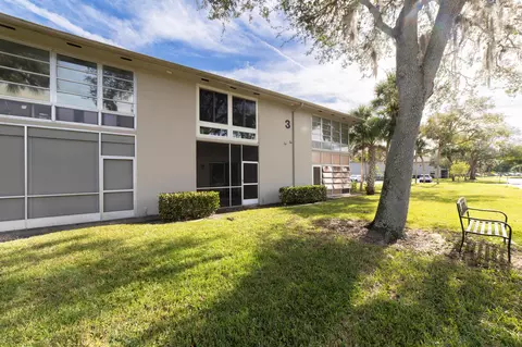 3 Lake Vista Trl #104, Port Saint Lucie, FL 34952