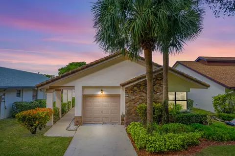 4880 Boxwood Cir, Boynton Beach, FL 33436