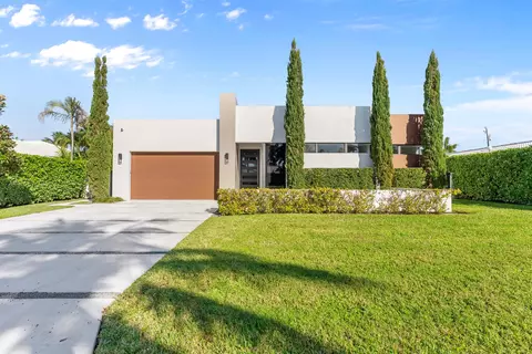 811 Granada Dr, Boca Raton, FL 33432