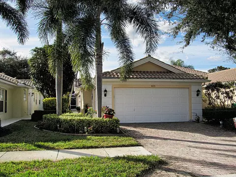 925 Magdalena Rd, Palm Beach Gardens, FL 33410