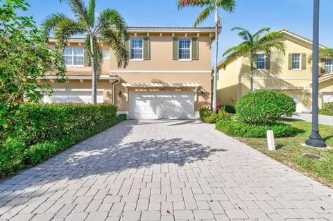 4588 Cadiz Cir, Palm Beach Gardens, FL 33418