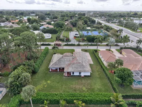 100 N Country Club Blvd, Atlantis, FL 33462