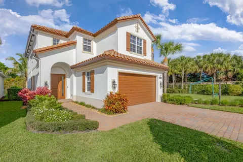 166 Bonnette Hunt Club Ln, Palm Beach Gardens, FL 33418