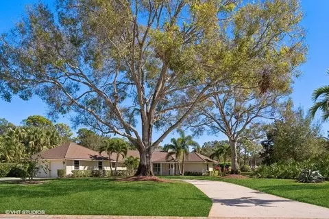 7698 Wexford Way, Port Saint Lucie, FL 34986
