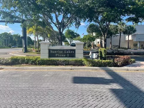 2950 W Sunrise Lakes Dr #306, Sunrise, FL 33322