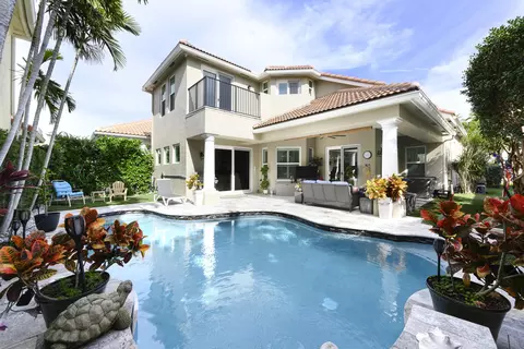 735 Sandy Point Ln, North Palm Beach, FL 33410
