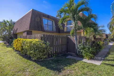 110 N Delaware Blvd #17D, Jupiter, FL 33458