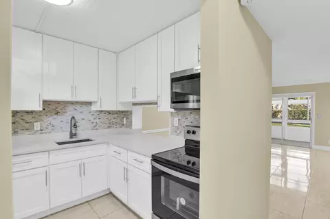2647 N Garden 104 Dr #104, Lake Worth, FL 33461