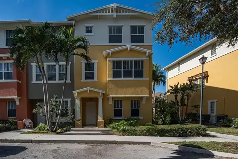 810 Marina Del Ray Ln #8, West Palm Beach, FL 33401