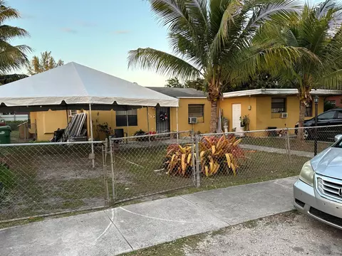 2381 NW 99th Ter, Miami, FL 33147