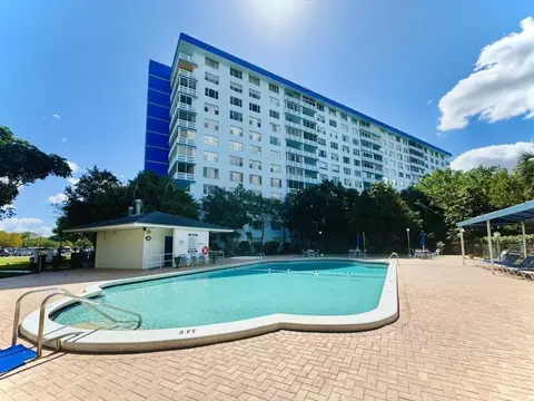 4001 Hillcrest #715, Hollywood, FL 33021