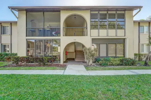 322 Pine Ridge Cir #C-1, Greenacres, FL 33463