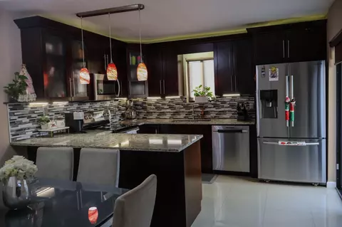5702 Waterview Cir, Palm Springs, FL 33461