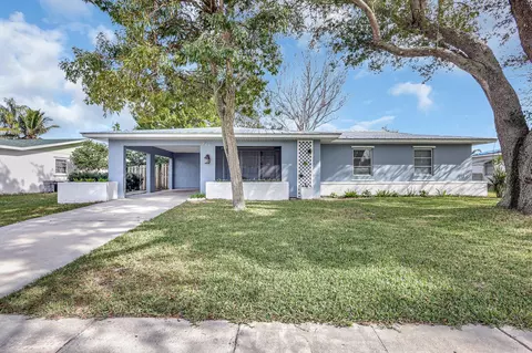 265 NE Mainsail St, Port Saint Lucie, FL 34983