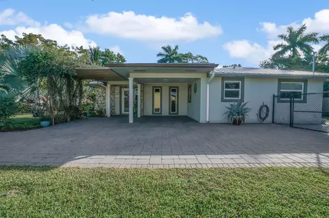 3268 Vagabond Rd, Lake Worth, FL 33462