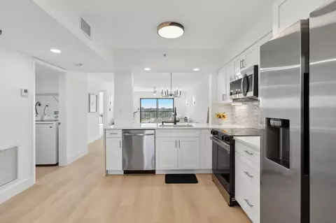 7076 Huntington Ln #801, Delray Beach, FL 33446