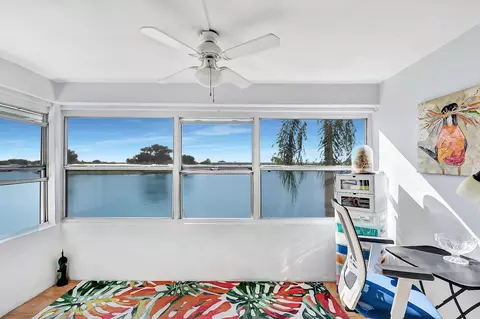 1114 Lake Ter #208, Boynton Beach, FL 33426