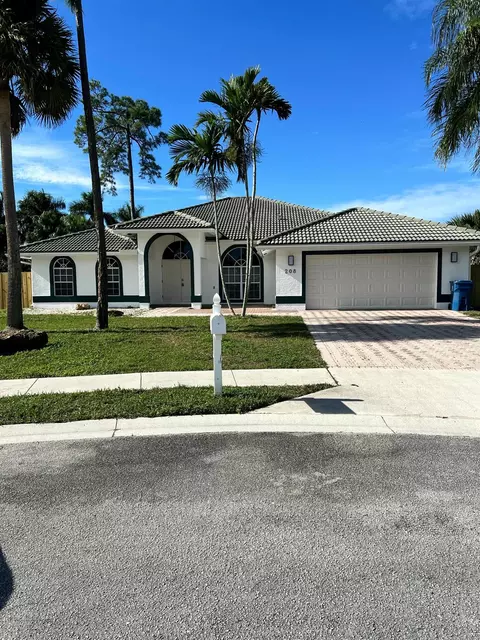 208 Park Rd N, Royal Palm Beach, FL 33411