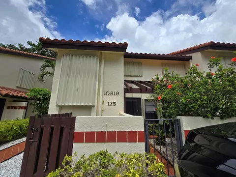 10819 Palm Lake Ave #101, Boynton Beach, FL 33437