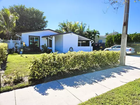 3448 10th Ave N, Palm Springs, FL 33461