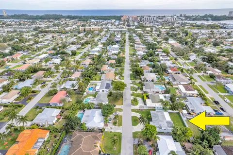 260 NE 28th Ter, Boca Raton, FL 33431